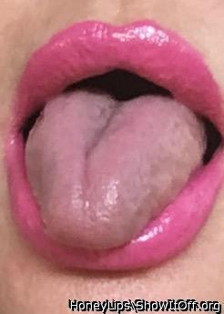 Beautiful sexy lips and tongue I would love to &#128139;