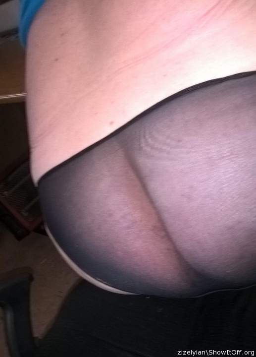 i am a sisi slut loves to wear my wifes panties