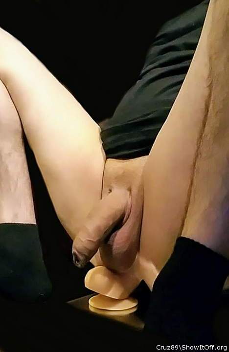 mickyuk    l would love to suck your cock while your in this