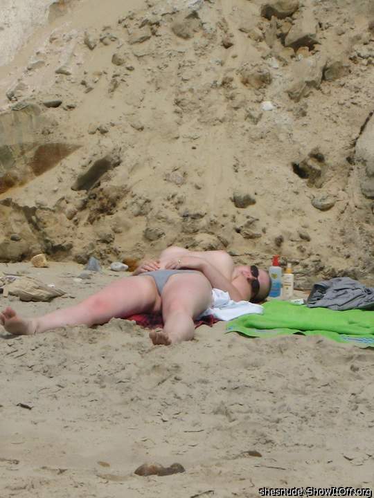 Nice to see on the beach. Need get nude
