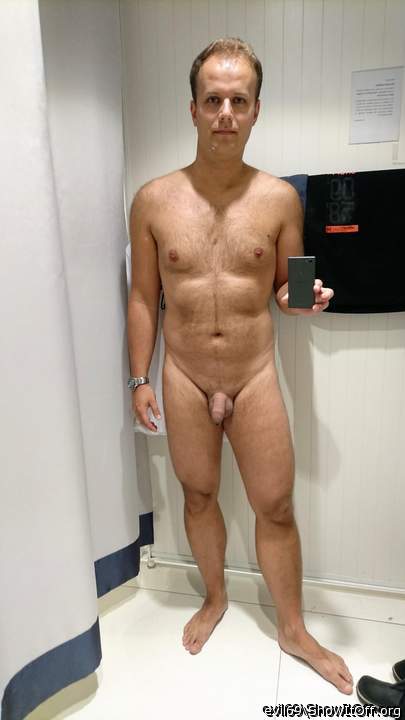 Some new fitting room action