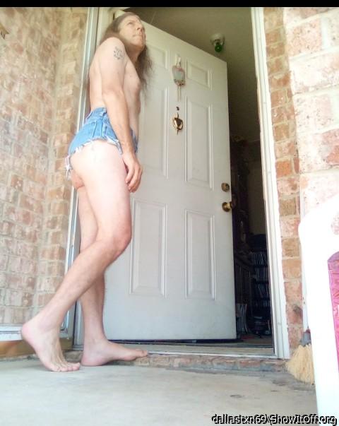 Back from my walk time to take off my Daisy dukes