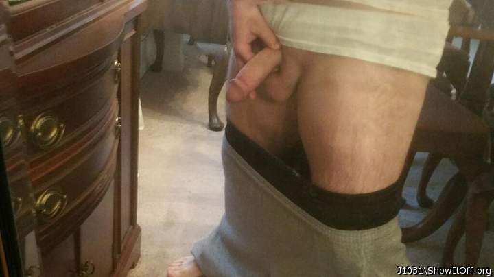 great looking fat penis... would love to suck it
