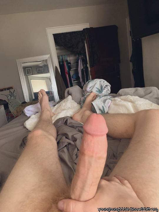 Damn I would love to suck your cock   