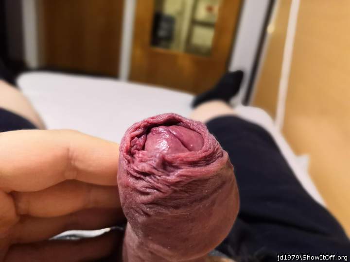 Fucking nice bunched up foreskin !     
