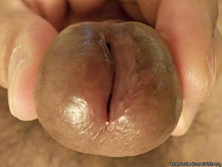 Asian Pee Slit Close Up