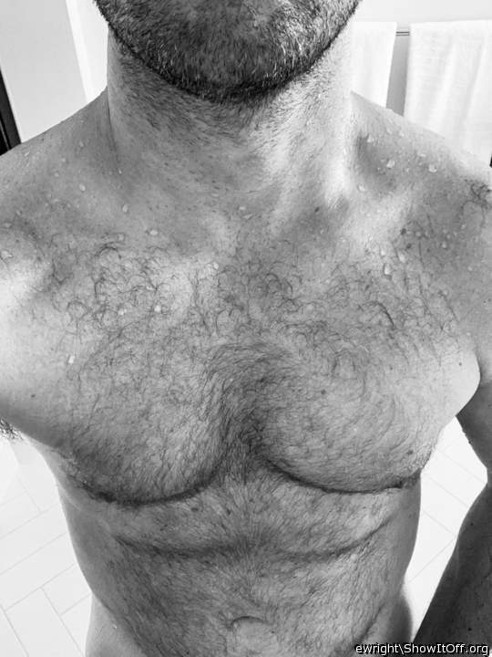 Love that hairy chest 