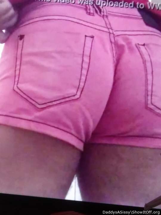 I. Love my pink shorts.  So do guys.  Come pull. Um down. Eat me n bend me over