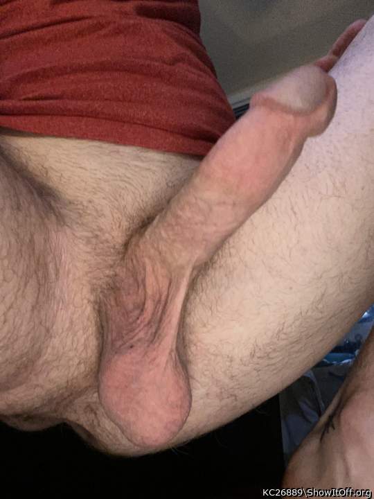 I'd love to suck a load from your hot thick cock 