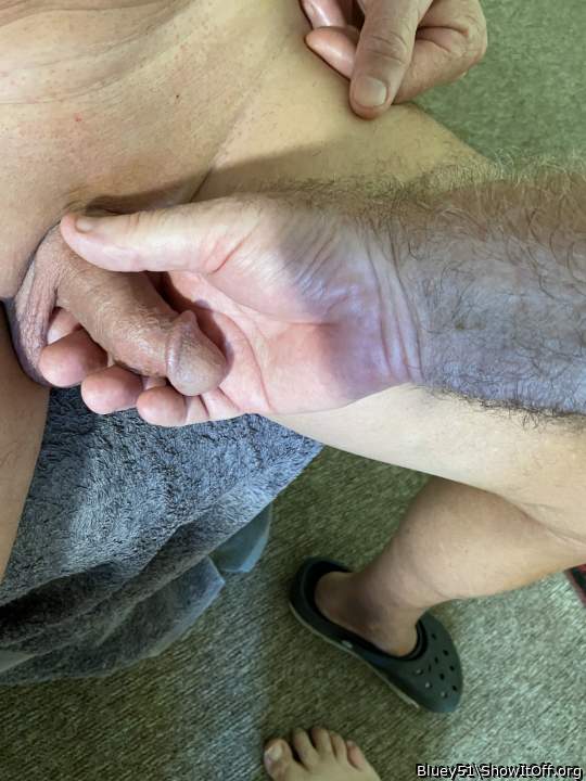 Mmmm! Love to have that dick in my hand