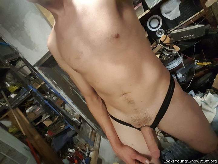 sexy Body and nice cock 
