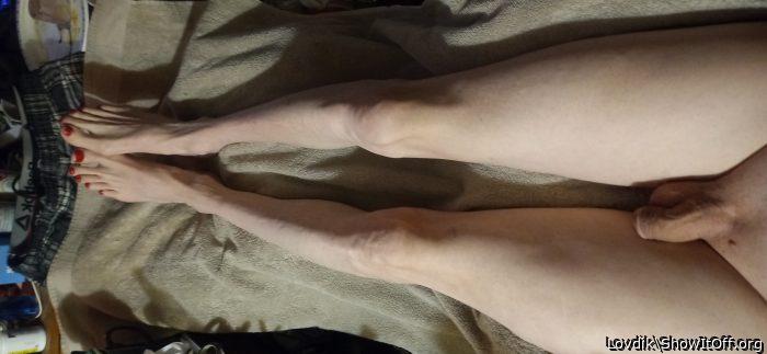 Shaved and painted toes