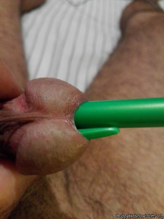 Shove that green pen down my cock