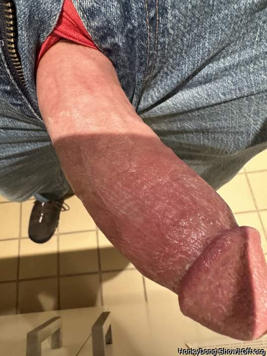 gotta love a thick cock like that! 