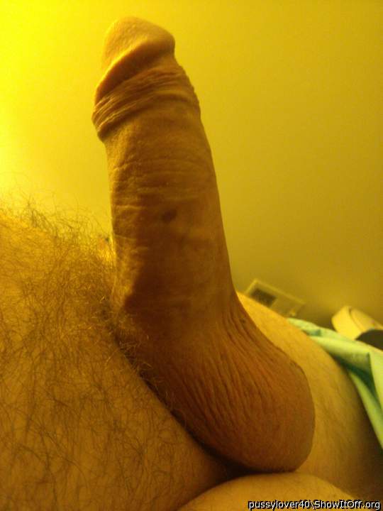mmmm hot cock! id love to play with it!