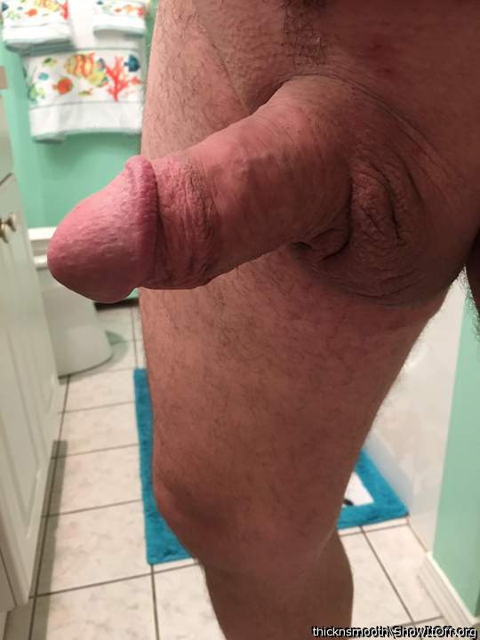Nice pic of your cut cock head.  Looks like you are in a bat