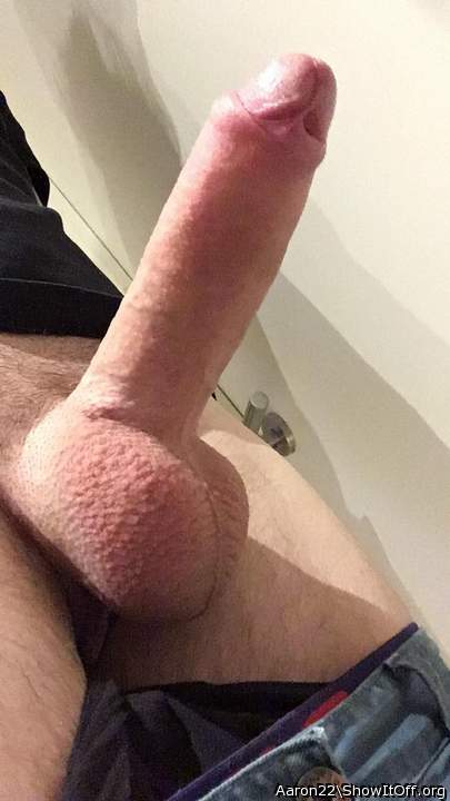 Amazing cock! Love to suck and ride it!!