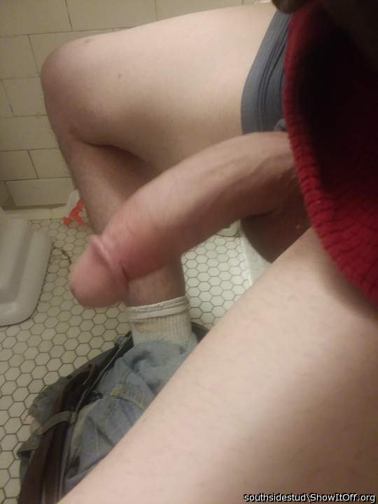 Wow! Im so hungry to suck and swallow the juices of that co