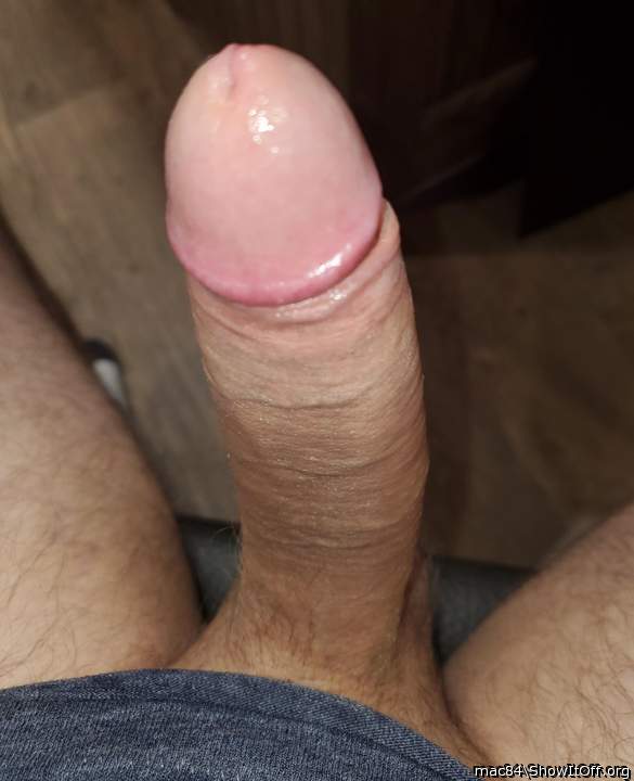 Mmmmm now thats a hot looking cock &#128069; 