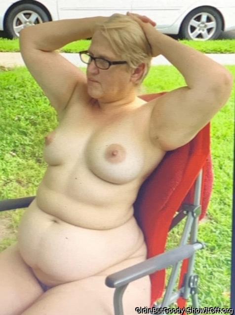 Debbie nude outdoors