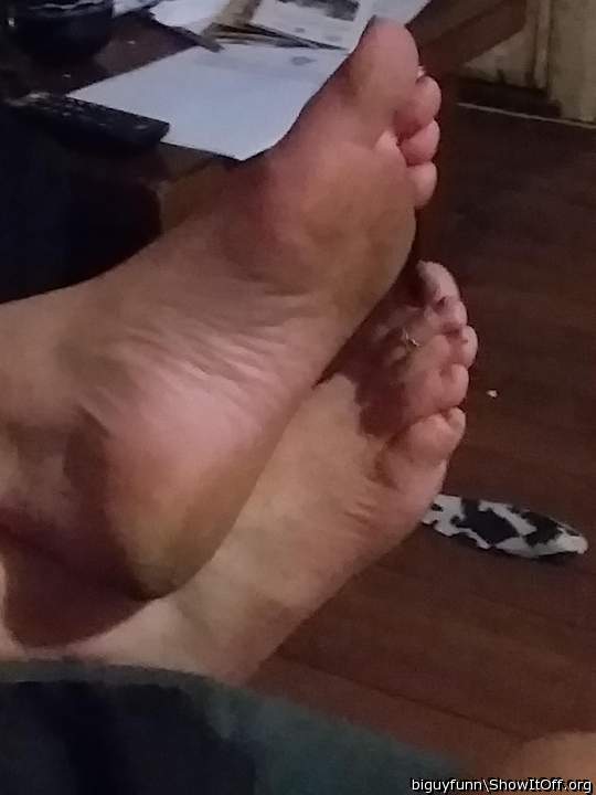 Lick her feet while i suck your cock ;)