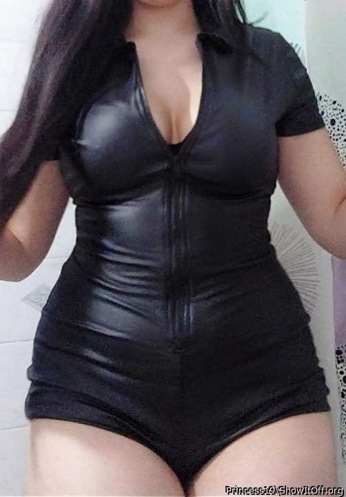 I bought a new outfit, u like it?&#128519;