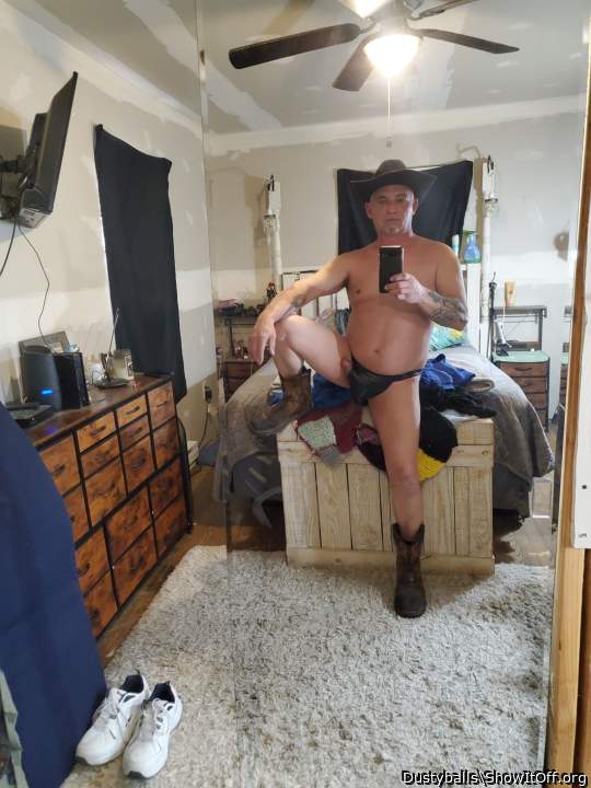 Adult image from Dustyballs