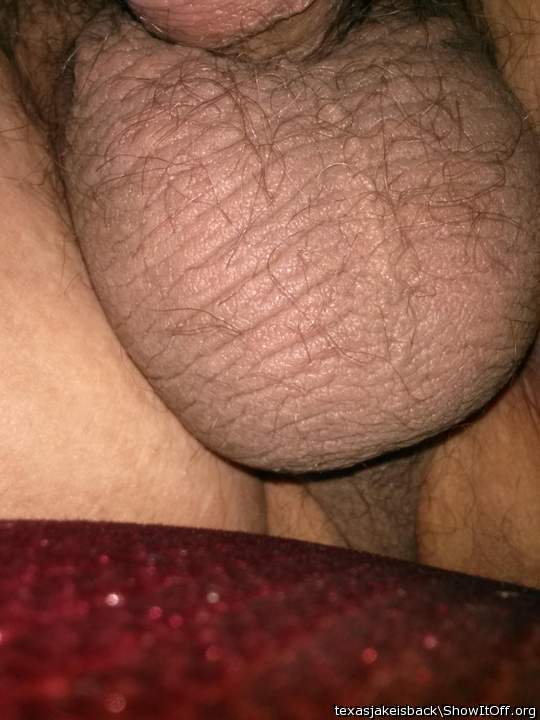 Fantatastic, musky-looking nutsack. I wanna lick it