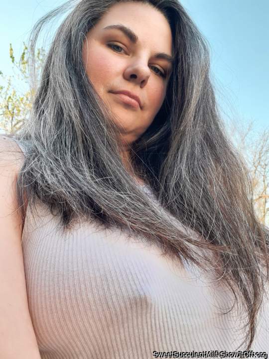 mmmm you are a sweet�n hot lady  i would love to pass an eas