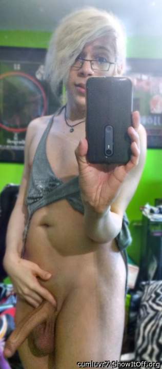 Way better with that hot cock hard🔥💋👅