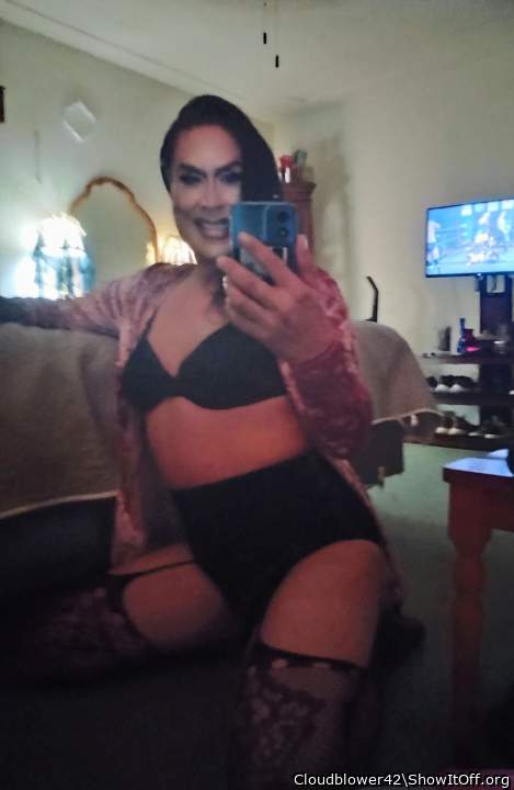 Looking incredibly stunning in your lingerie 🔥ԁ