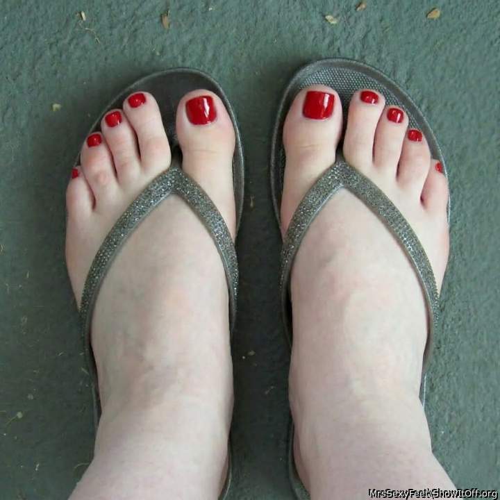 Adult image from MrsSexyFeet