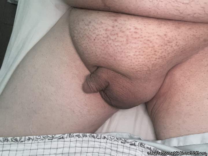 Adult image from nakedathome65
