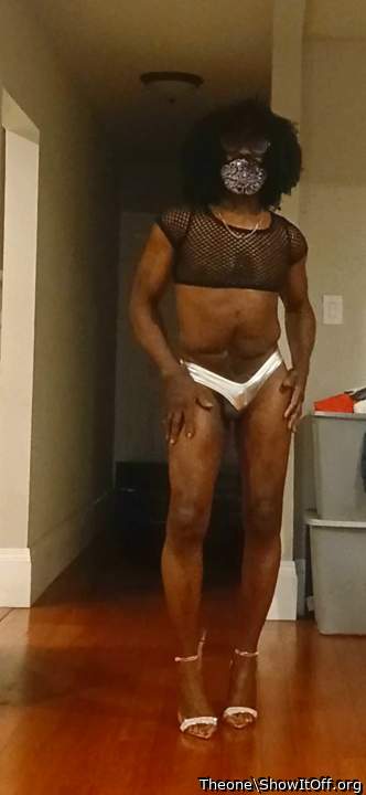 A Man Who Makes This Crossdressing Look So Easy Daddy Hershey