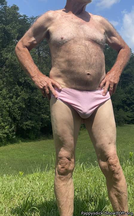 hhhmmm yes

nice bulge in those pink cotton panties

nic