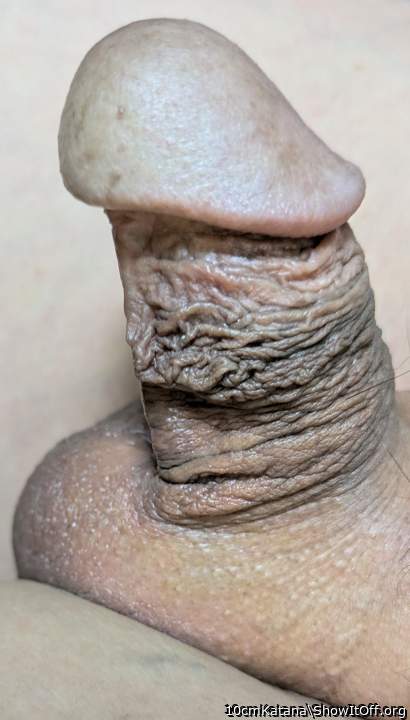   Nice cock! please add me for your friend, thank you.