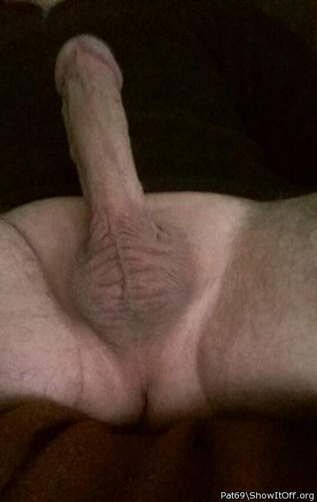 Thats one gorgeous cock id love to taste 