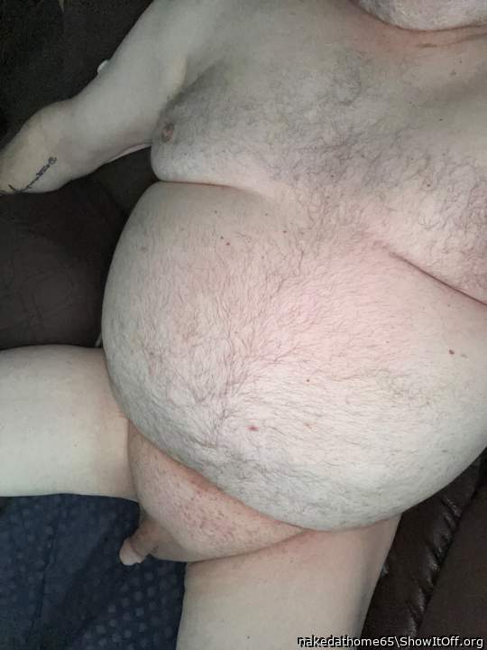 Massive belly... Nice 