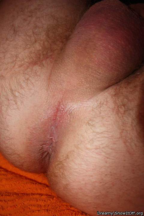 Mmmmm,sexy shaved manpussy!!!!love to lick!!!!   