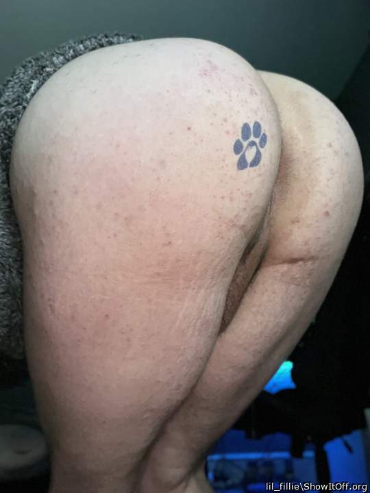 Do you like my fat ass..?😏