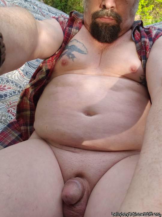 mm. sexy man. id love to get that cock in my mouth.