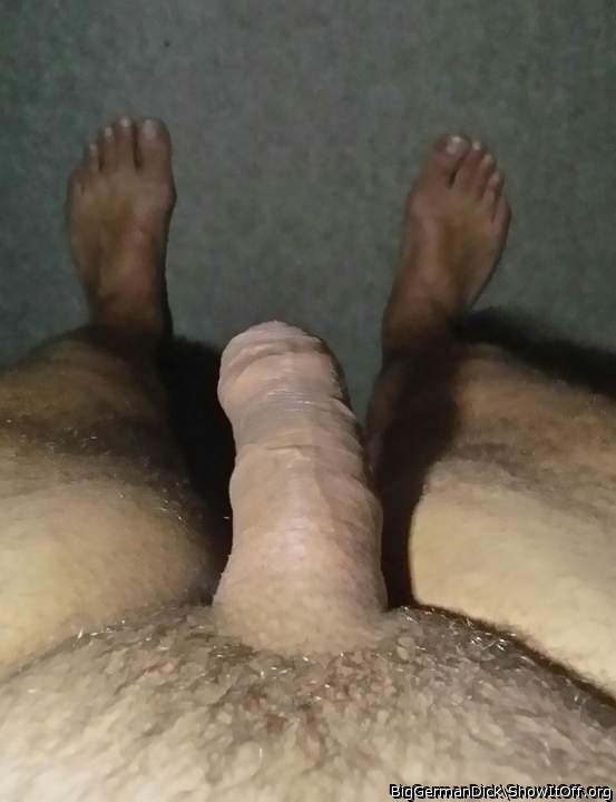 Nice cock and sexy bare feet!   