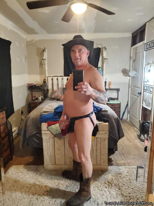 Adult image from Dustyballs