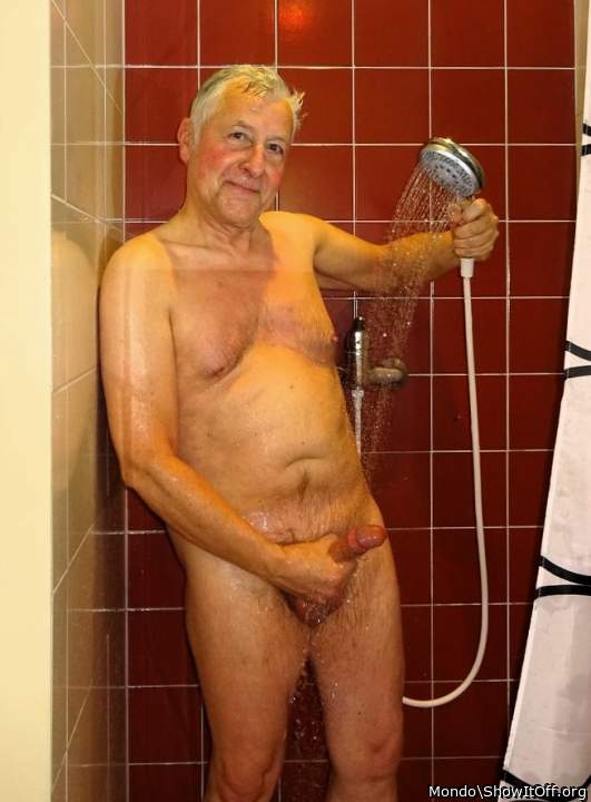 Mondo Shower