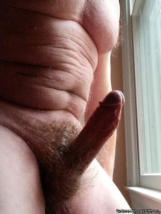 what a lovely body with a nice hard cock , very hot 