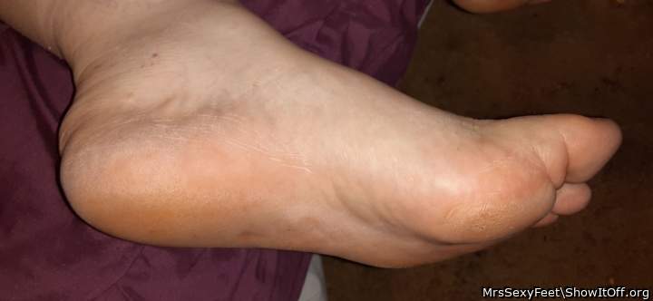 Adult image from MrsSexyFeet