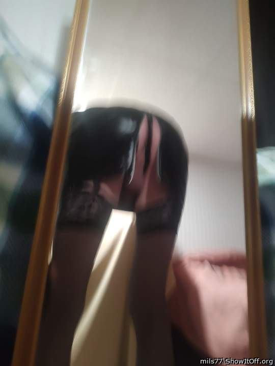 Adult image from mils77