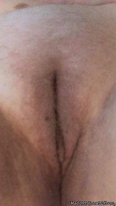 a very beautiful and delicious pussy     