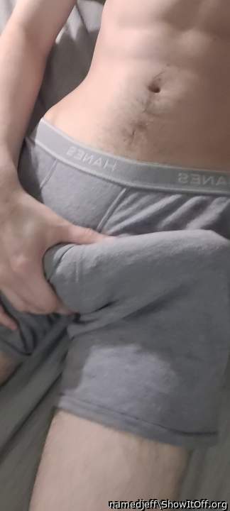 Very sexy bulge!!