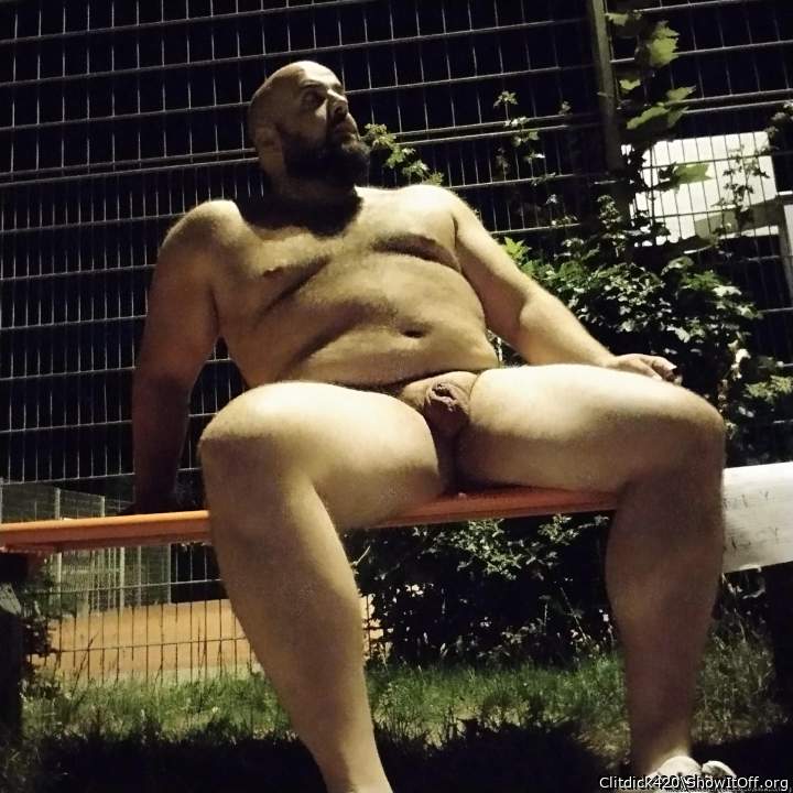 Clitdick exposed in public